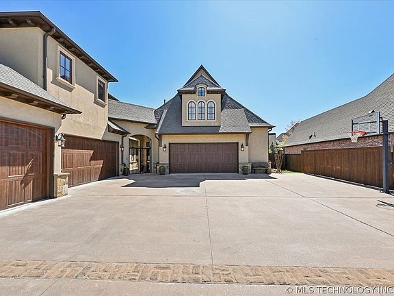 4th image of 5909 W Twin Oaks St