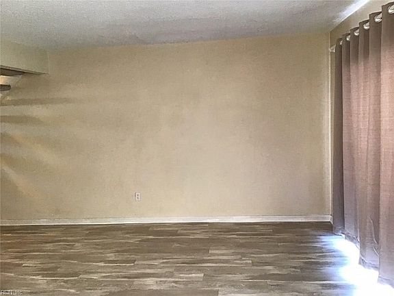 3rd image of 1415 Wendfield Dr