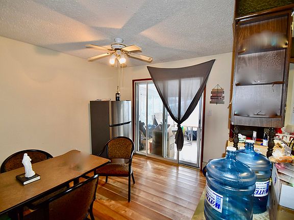 4th image of 5218 56a St