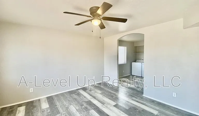267 E 21st St #1 — Photo 4