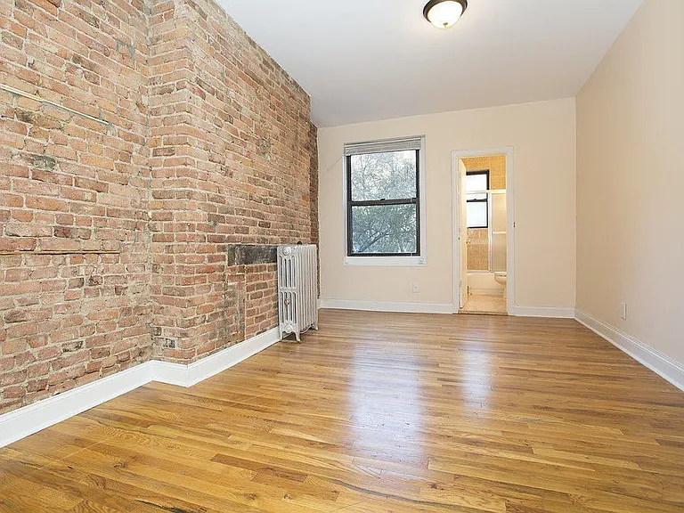 517 2nd Ave #2 — Photo 3