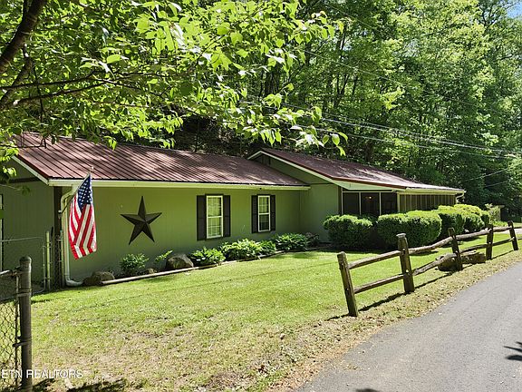 3rd image of 1090 Caney Creek Ln