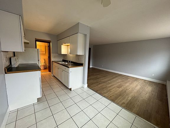 4th image of 3520 12th Ave S APT 4