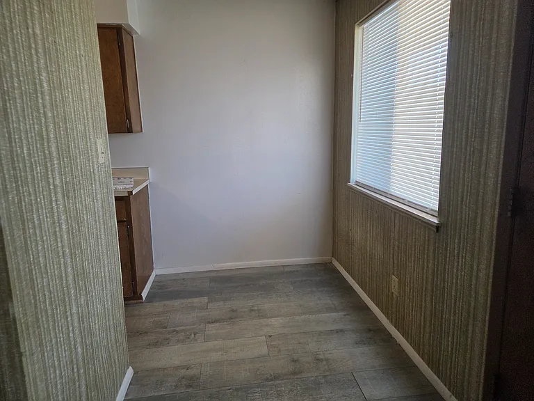 1008 E Logan Ave #3 — Photo 2