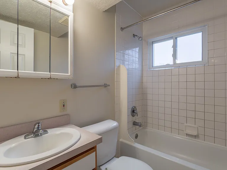 2607 Chamberlain Rd — Photo 8