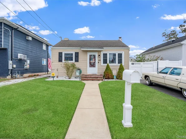 101 Miramar Boulevard, Lindenhurst, NY 11757