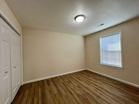 5th image of 502 Parkdale St #502P4