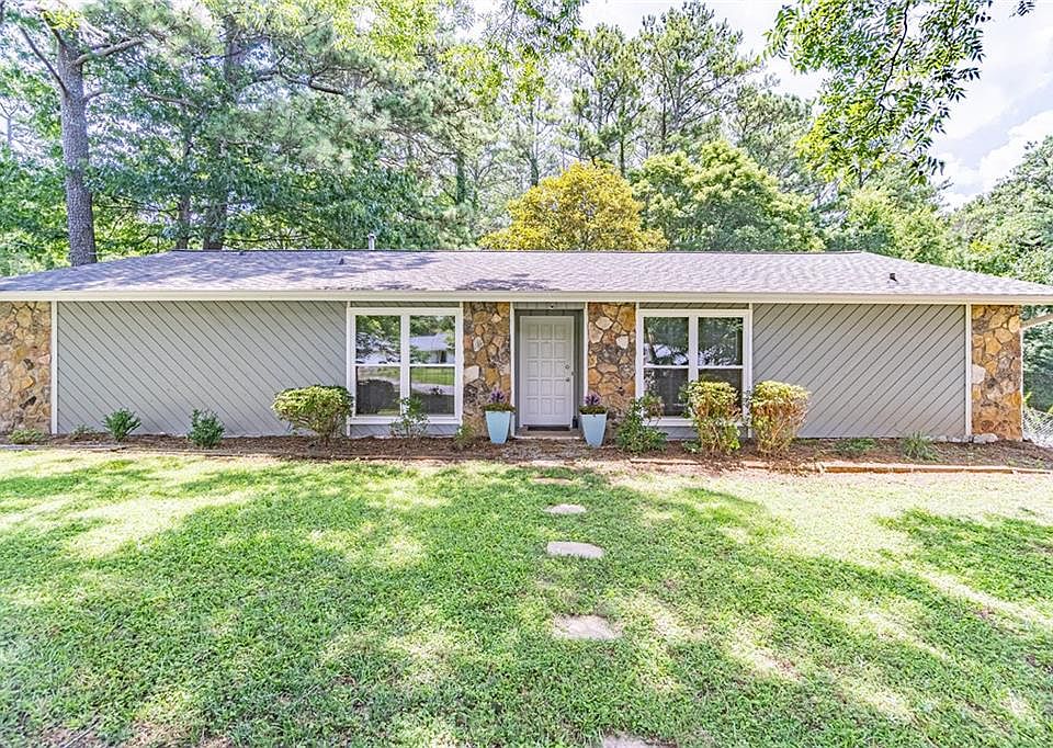 1st image of 3274 Kimberly Woods Ct SW