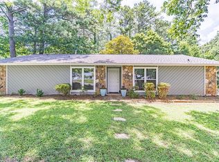 3274 Kimberly Woods Ct SW, Lilburn, GA 30047