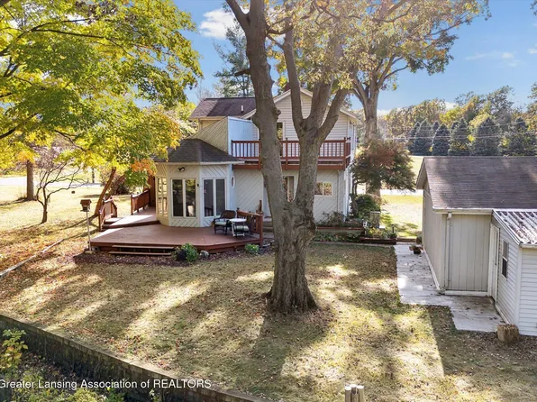 10697 Petrieville Hwy, Eaton Rapids, MI 48827