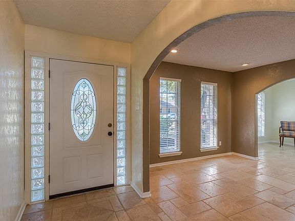 3rd image of 14710 Enchanted Valley Dr