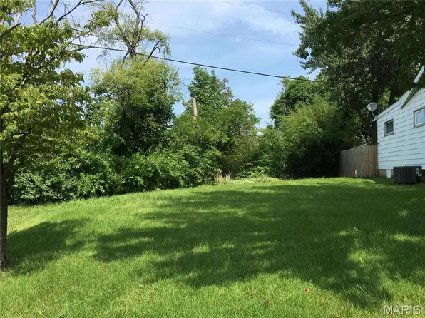 503 Acorn Dr, Saint Louis, MO 63126