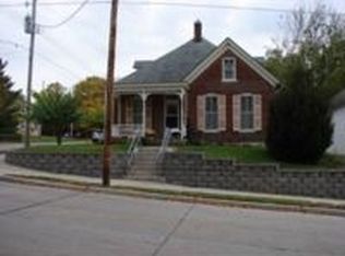 930 Locust St, Boonville, MO 65233