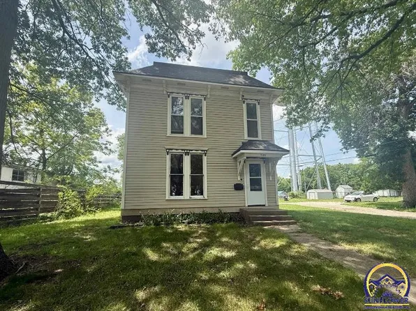 1521 1st Ave E, Horton, KS 66439