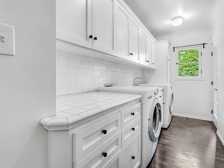 11553 Otsego St — Photo 14