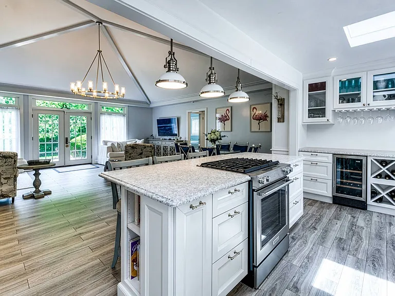 229 W Lake Dr — Photo 10