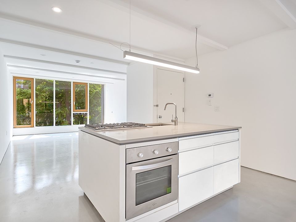 1st image of 108 W 123rd St #3