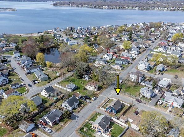 61 Bayview Ave, Swansea, MA 02777