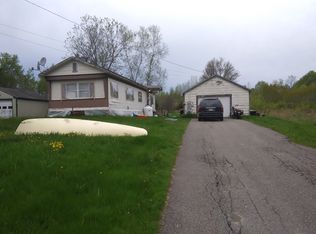 87 Canaan Rd, Hartland, ME 04943