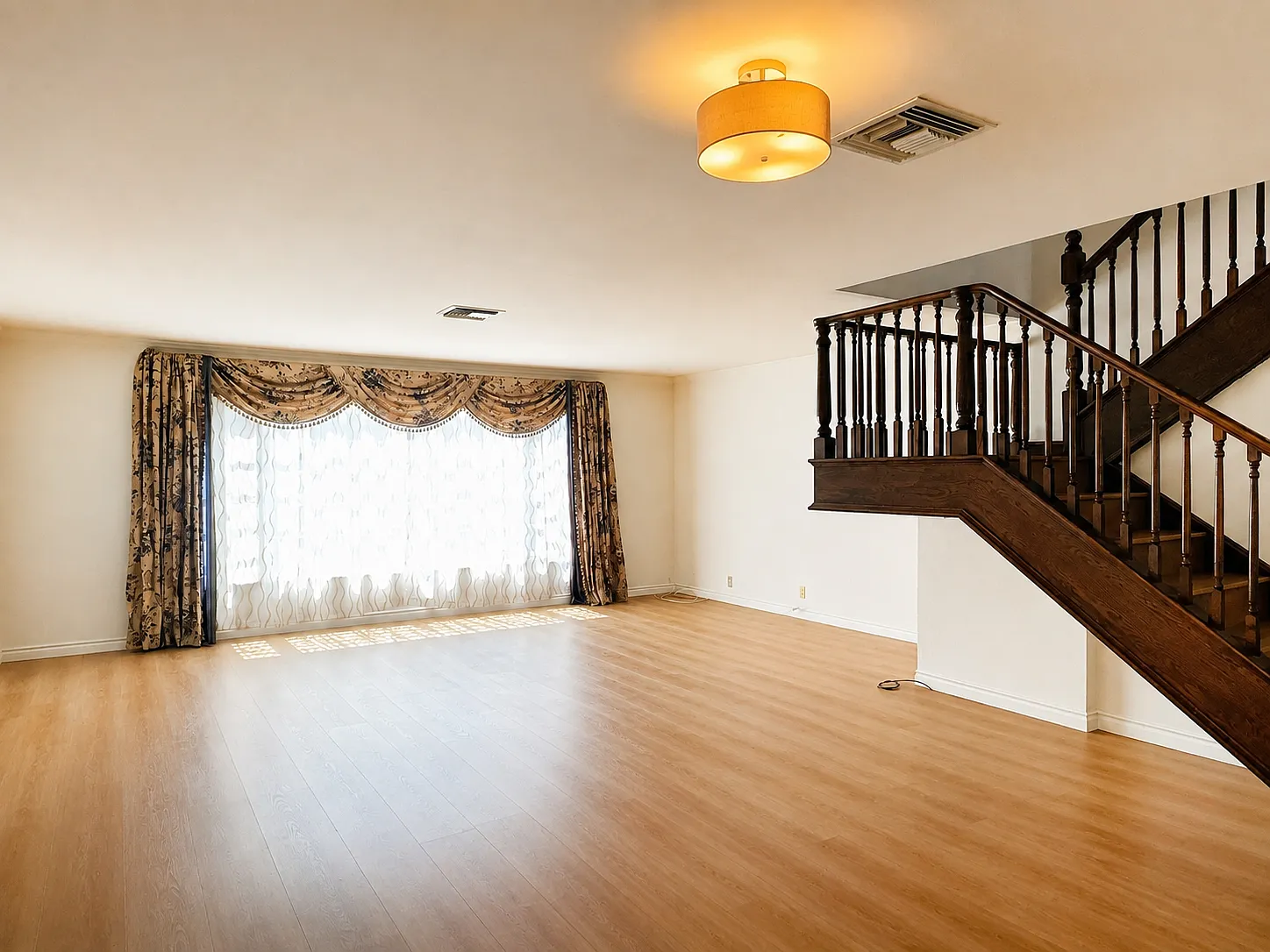 4 bed, 3292 sqft, $6,500 — Photo 4