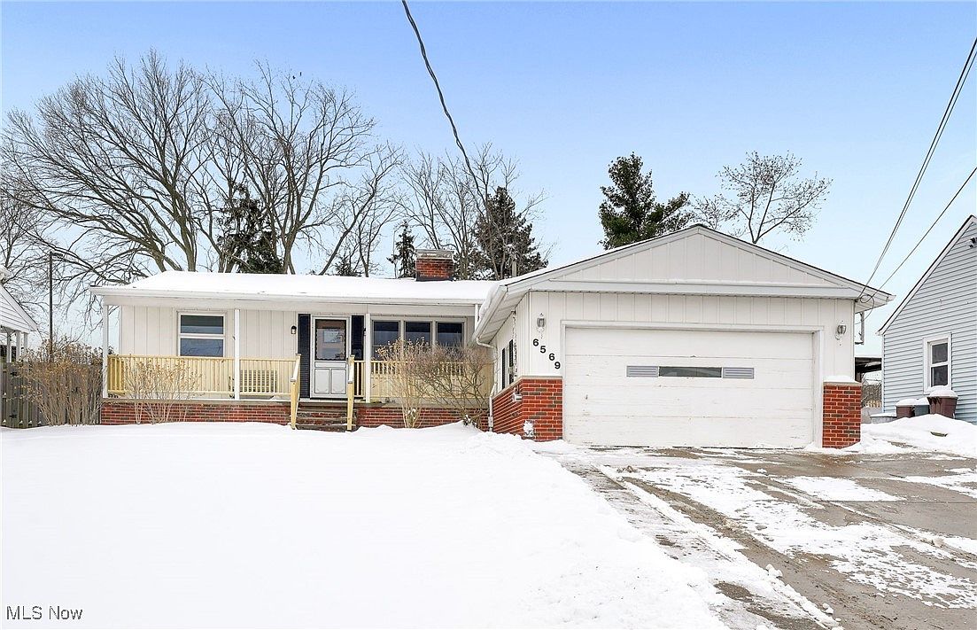 6569 Roycroft Dr, Parma, OH 44129 | Zillow