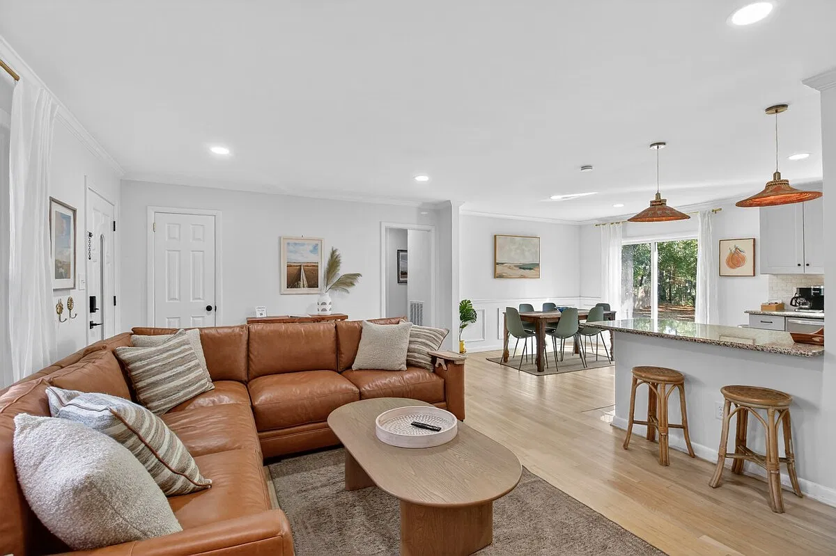 3 bed, 1330 sqft, $4,000 — Photo 2