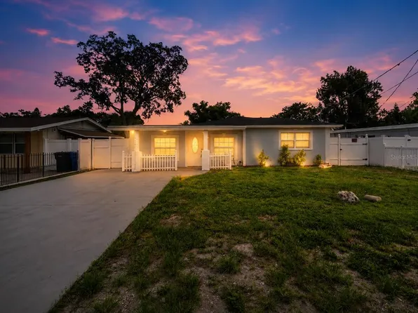 7413 N ARRAWANA AVENUE, TAMPA, FL 33614
