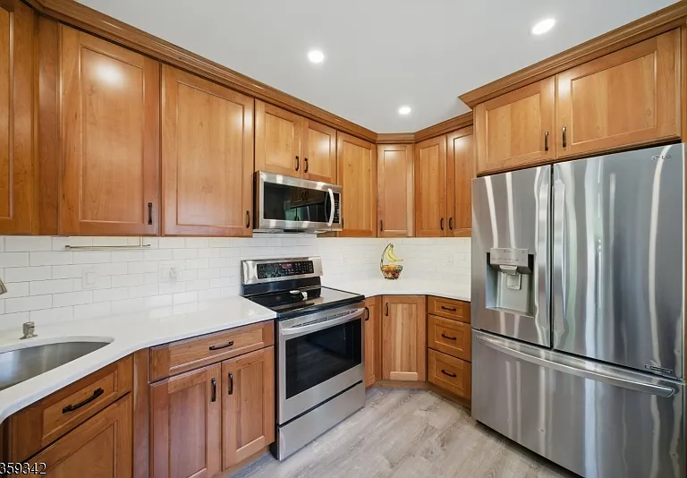 22 Beaver Brook Ln — Photo 12