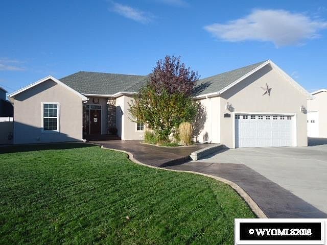 1st image of 1117 Applewood Dr