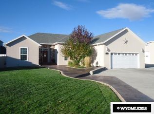 1117 Applewood Dr, Rock Springs, WY 82901