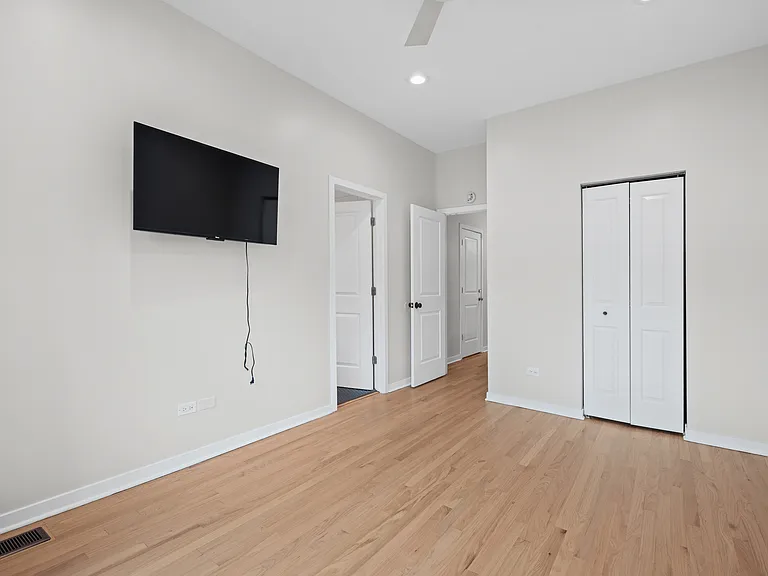 1747 N Wolcott Ave #1 — Photo 9