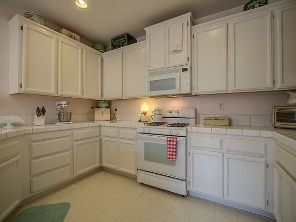 4th image of 476 Darlington Way
