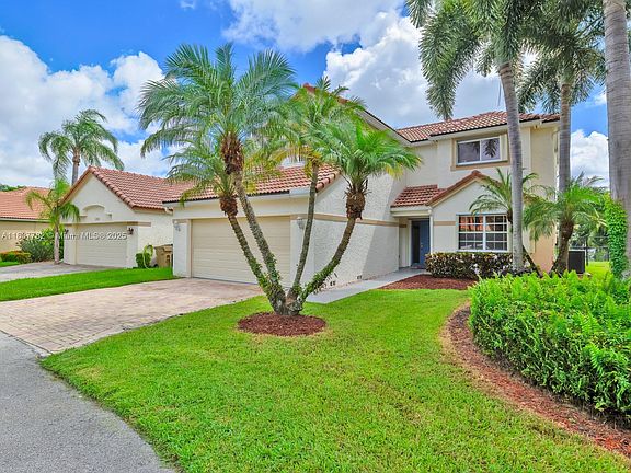 3rd image of 2957 Oak Park Cir
