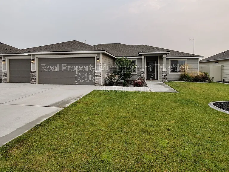 8209 Coldwater Dr — Photo 1