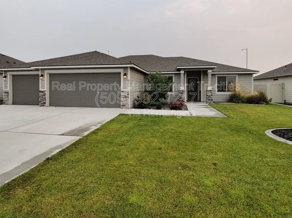 8209 Coldwater Dr, Pasco, WA 99301