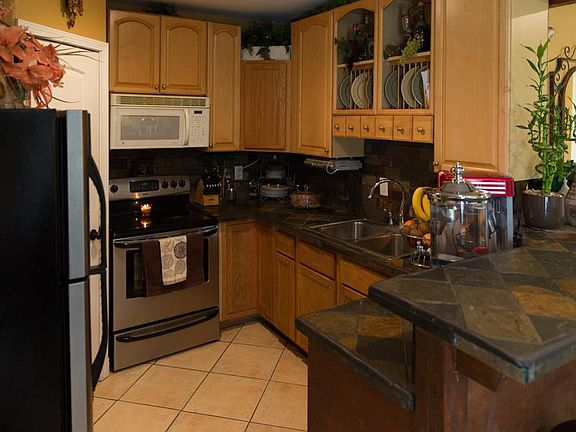 3rd image of 9695 Moreno Ln