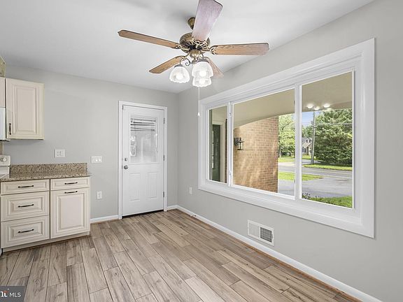 4th image of 17408 Redland Rd
