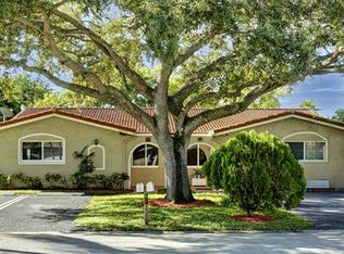 10620 NW 37th St E, Pompano Beach, FL 33065