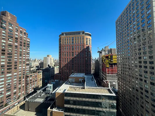 Rented by Living Quest Real Estate Inc. | media 27