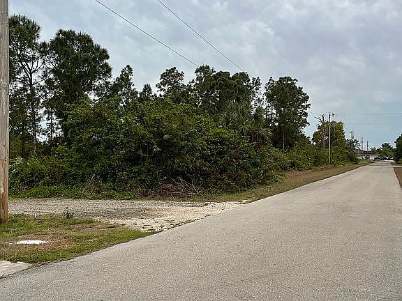 3rd image of 323 Broward Ave