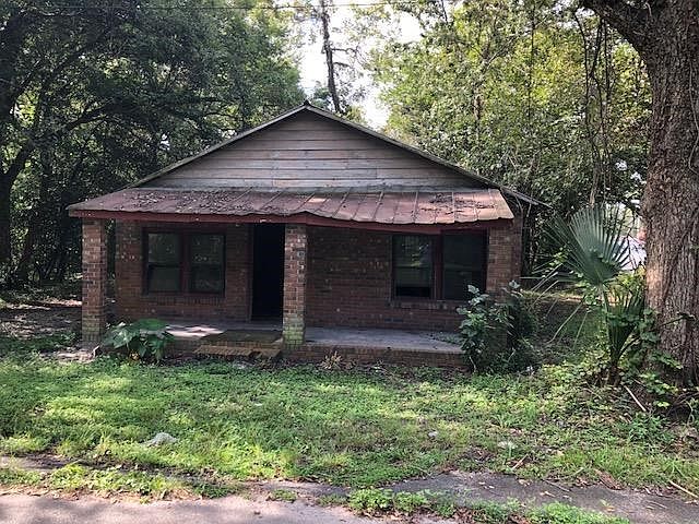1st image of 204 Crawford Ln