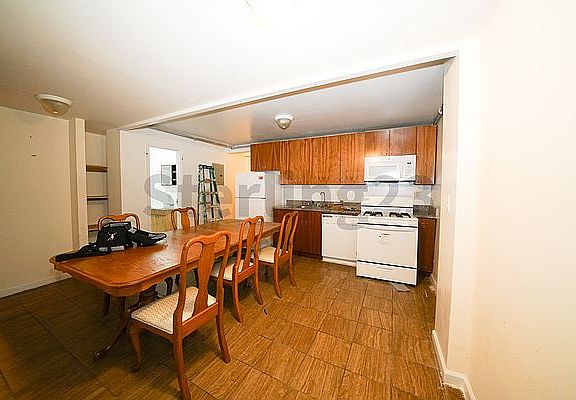 3rd image of 209 Underhill Ave APT 1A