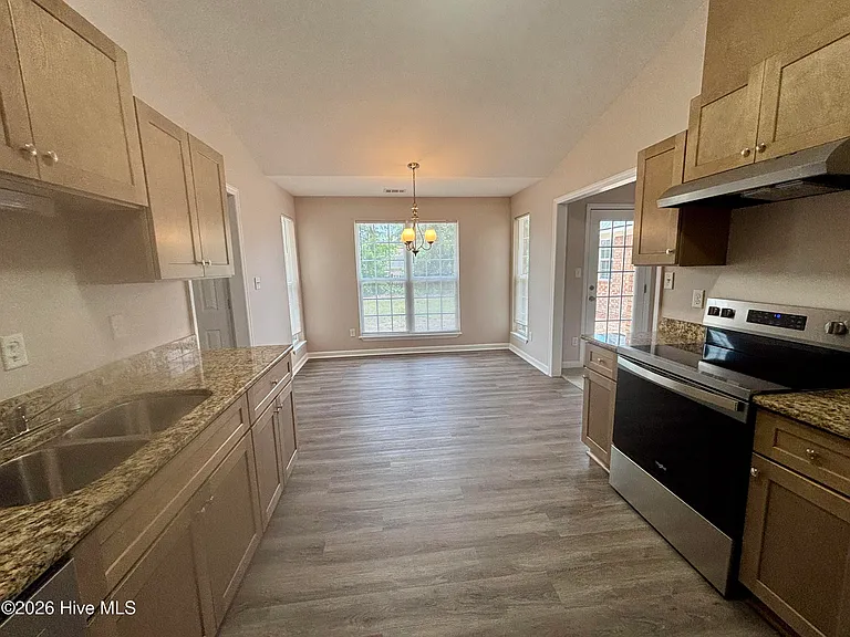636 Bridgton Dr — Photo 6