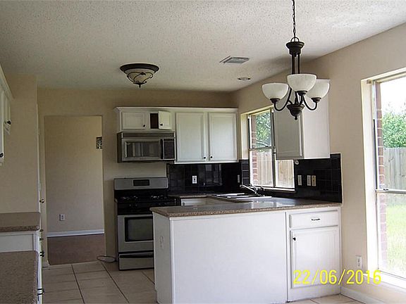 5th image of 13943 Fair Park Dr