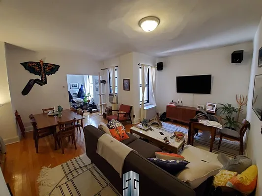 Rented by Skyline Group Real Estate | media 23