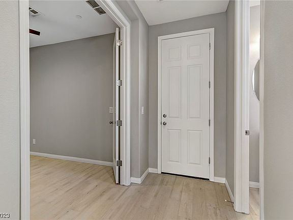 5th image of 716 Monroe Hill Pl