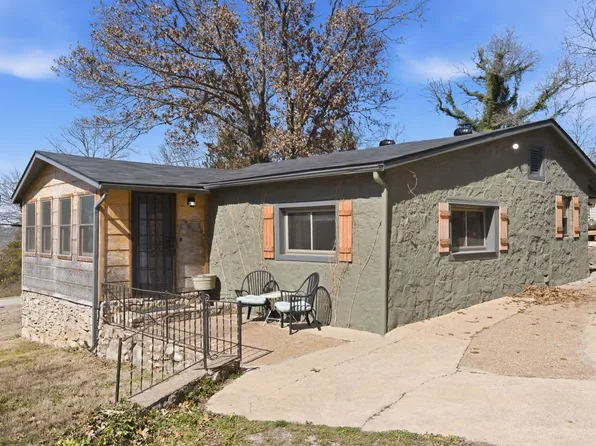 495 Evergreen Avenue, Hollister, MO 65672