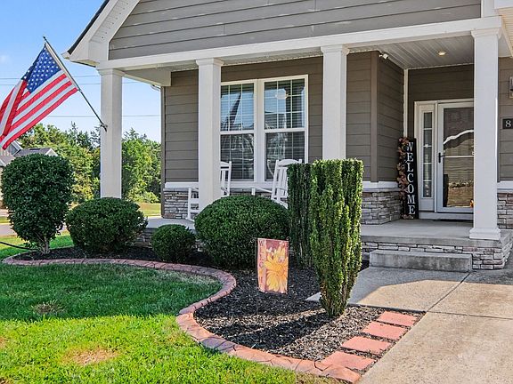 3rd image of 801 Raintree Dr