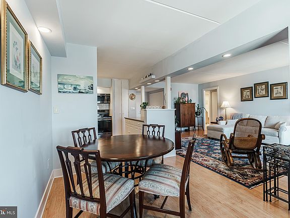 5th image of 200 Lombard St #706