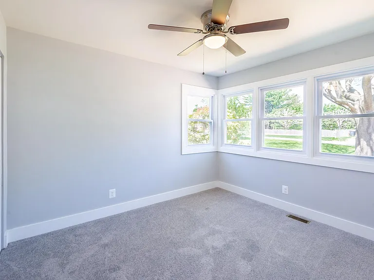 105 Meadow Rd — Photo 33